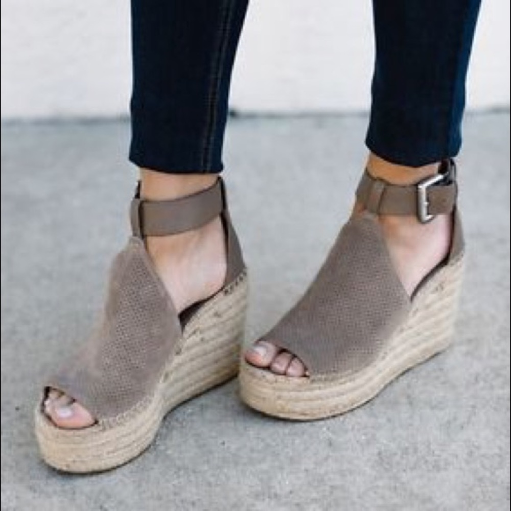 Marc Fisher wedges